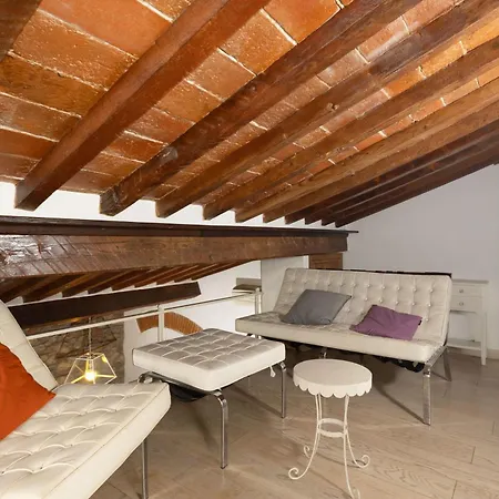 Tuscan Floor Duplex Apartament *
