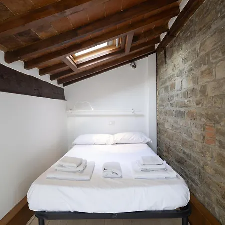 Tuscan Floor Duplex Apartment Florenz